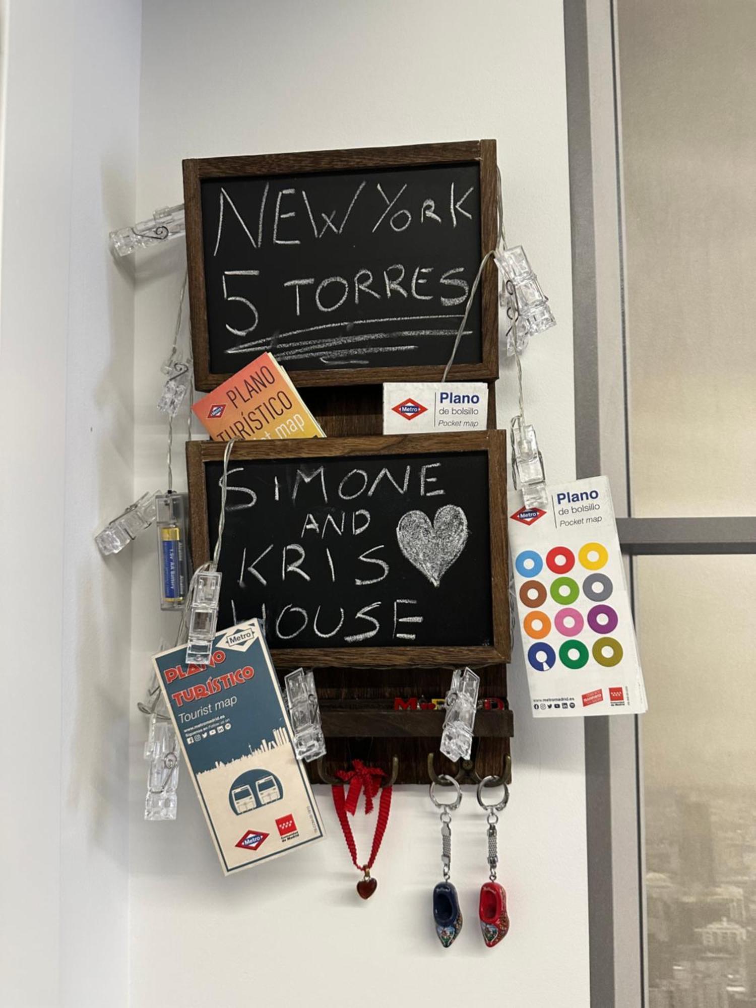 Habitacion New York - 5 Torres マドリード エクステリア 写真